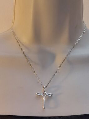 925 Sterling Silver Religious Christian Twisted Wire Cross Pendant  Necklace